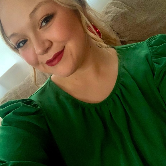 Meet your Posher, Whitney - Picture 1 of 1